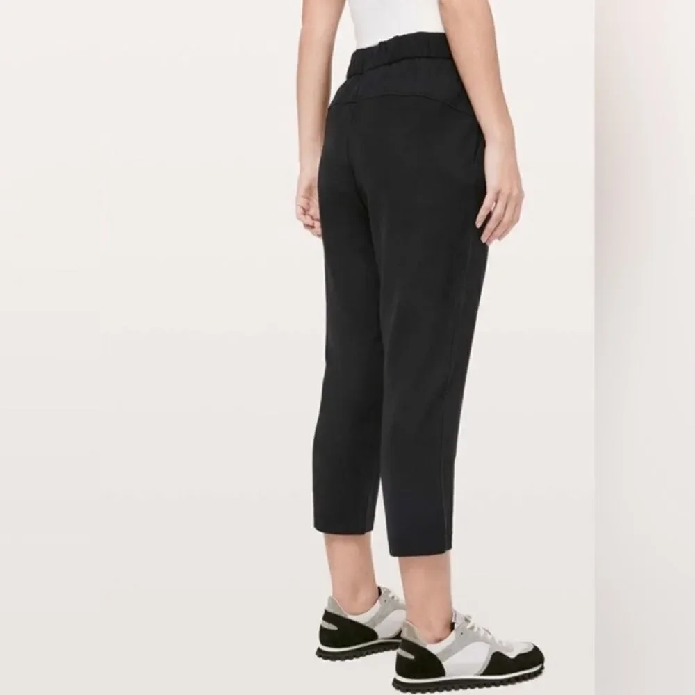 Lululemon On The Fly Crop Woven 23